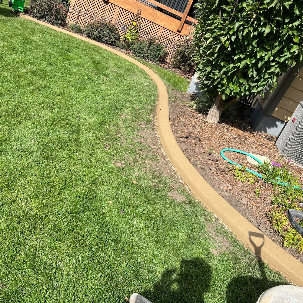 Residential Landscape Curbing and Edging Gallery